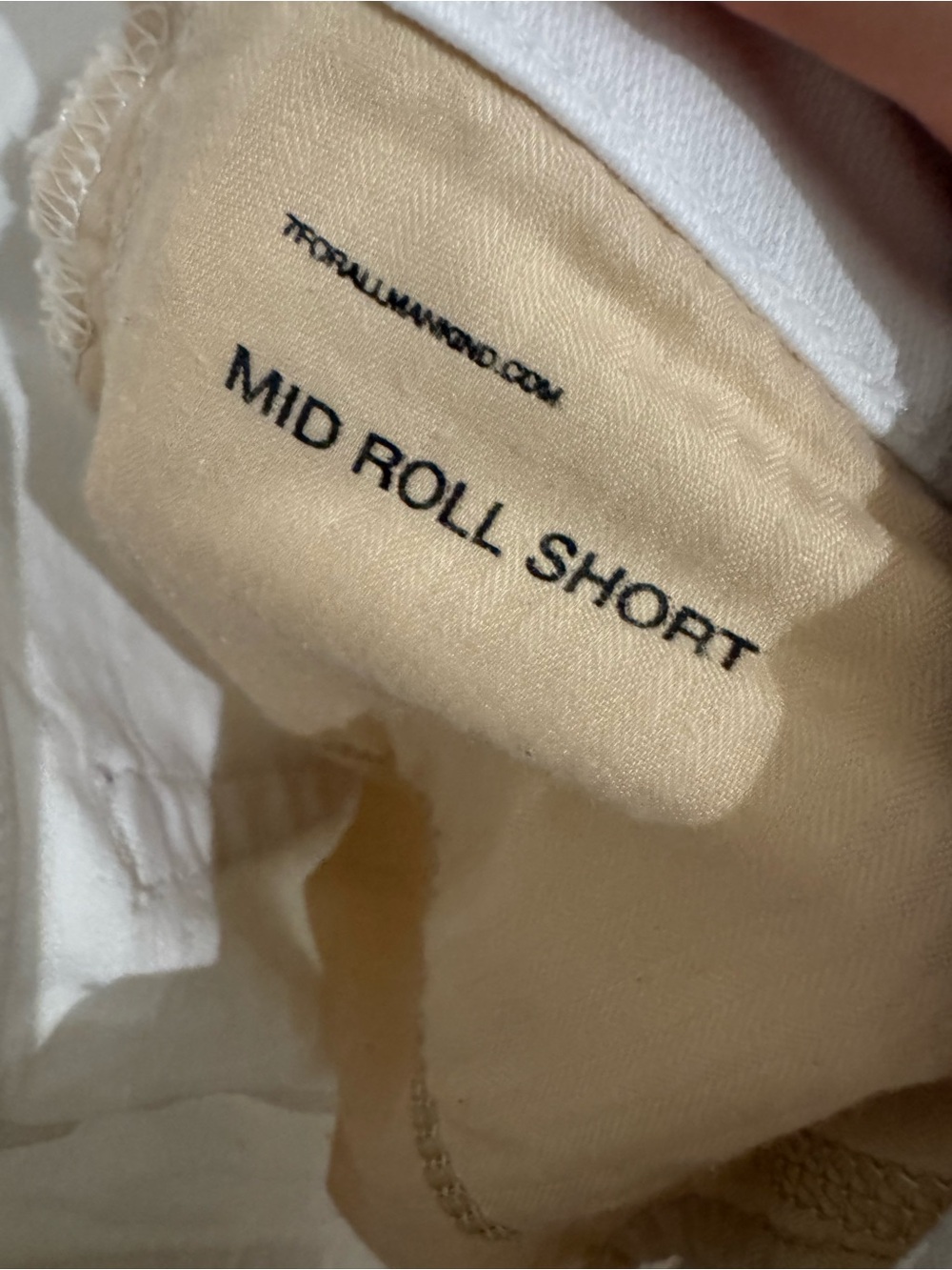 7 for All Mankind Women's White Denim Rolled-Hem Shorts - Picture 4 of 4